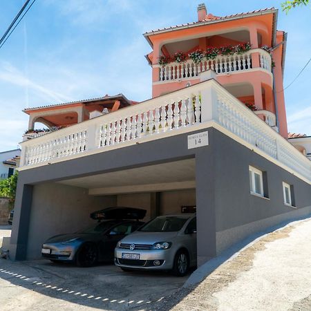 Apartments Zubcic Tisno Luaran gambar