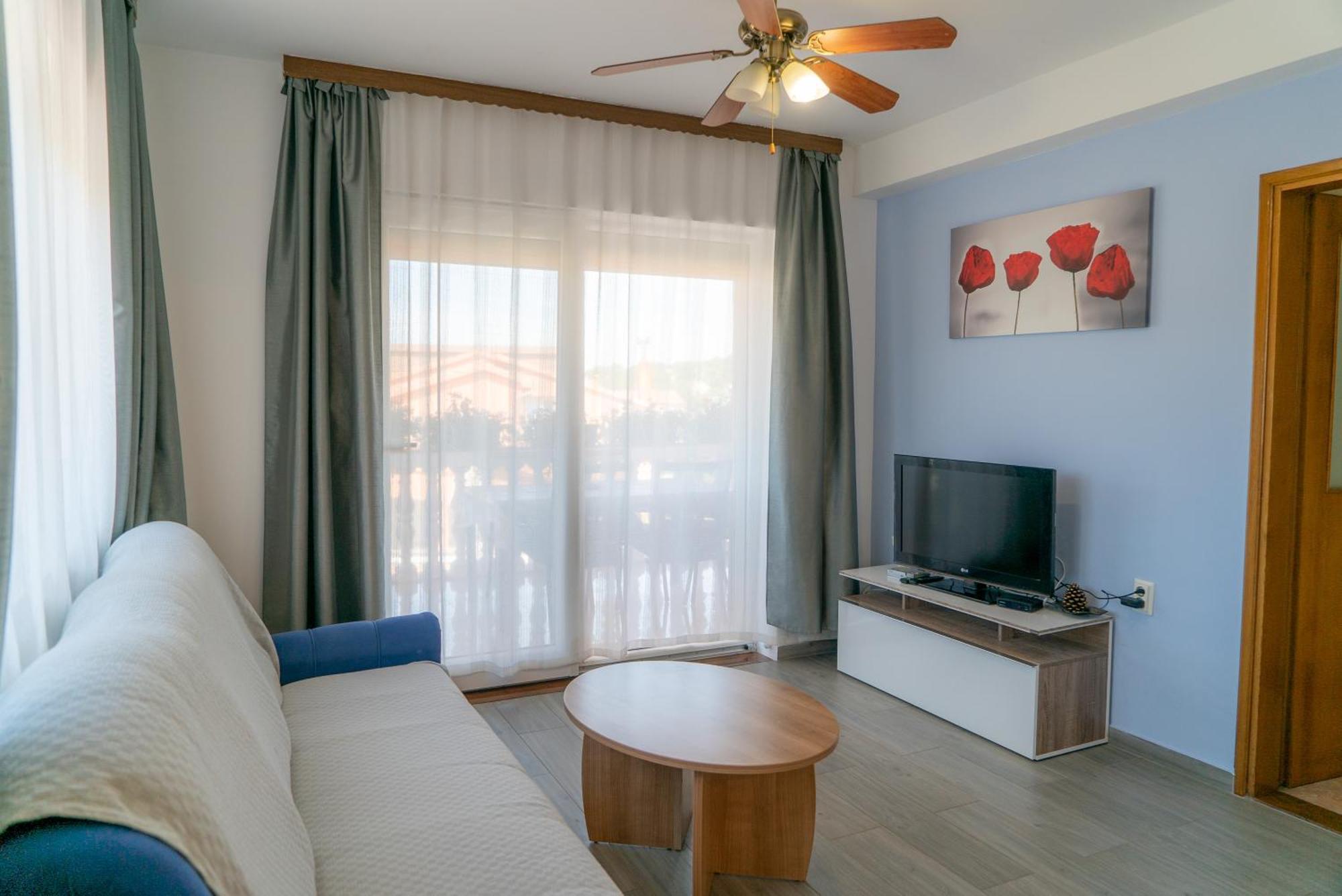 Apartments Zubcic Tisno Luaran gambar