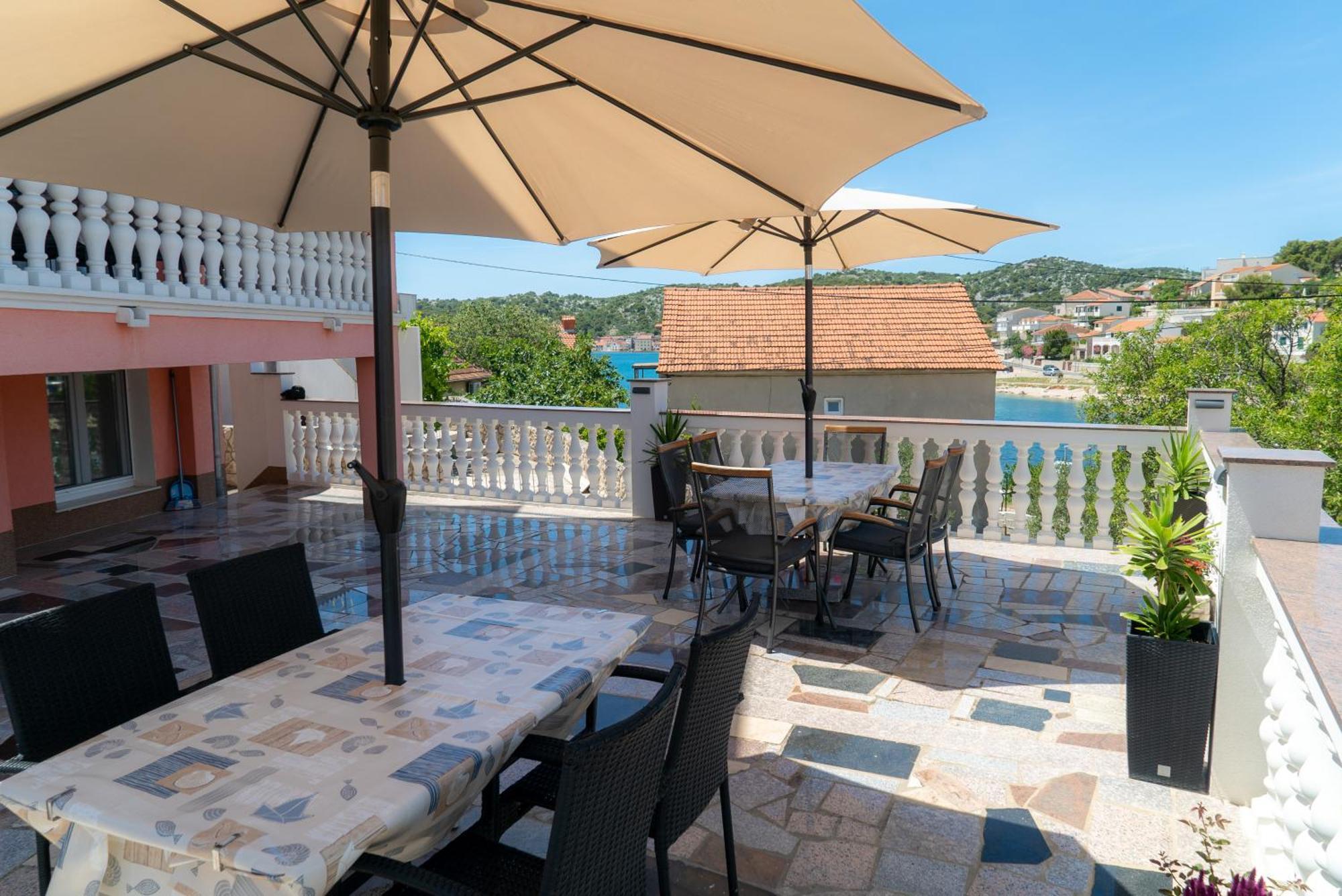 Apartments Zubcic Tisno Luaran gambar