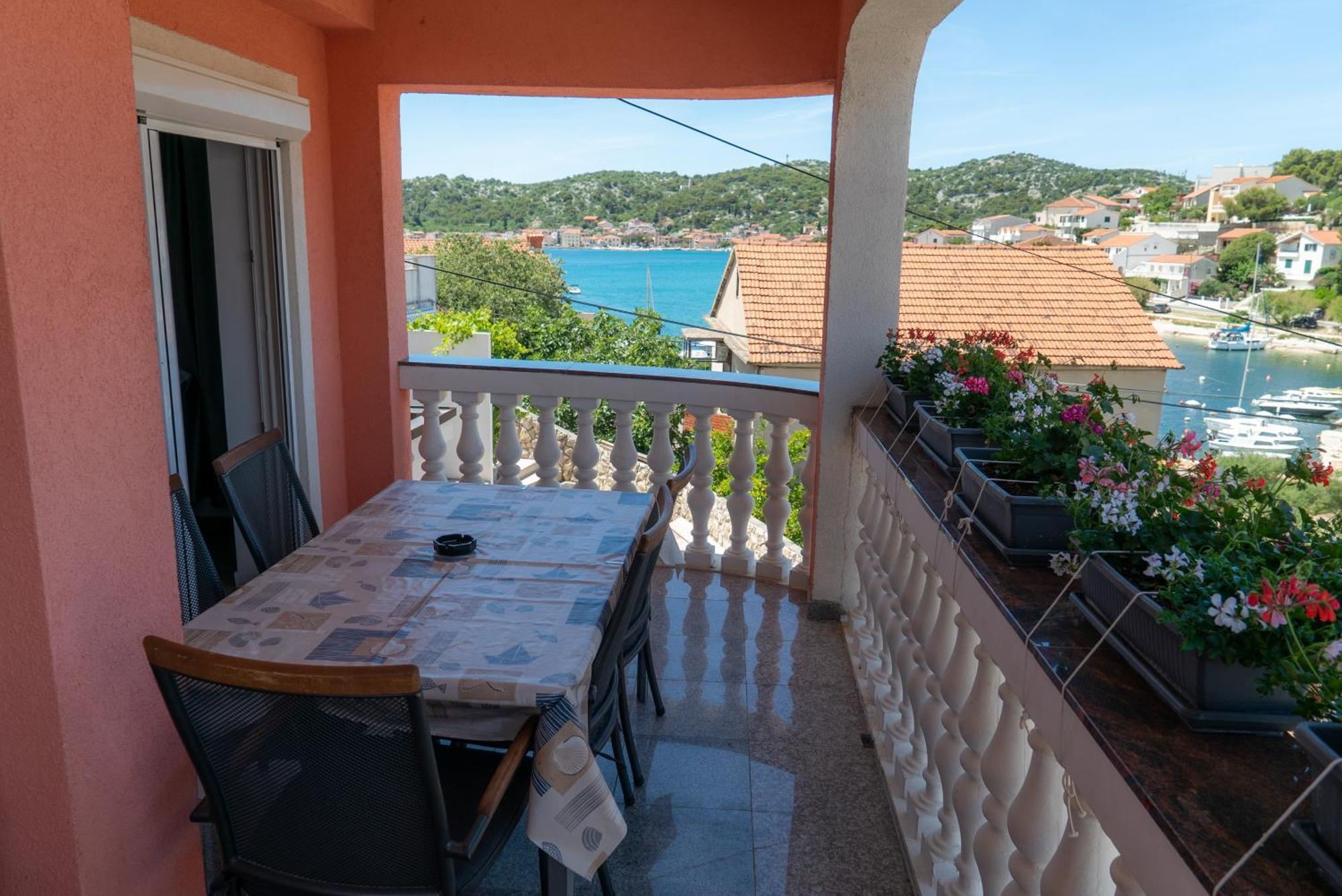 Apartments Zubcic Tisno Luaran gambar